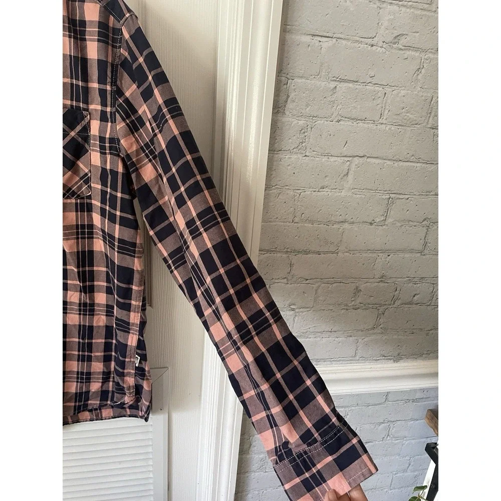 The‎ North Face Men's Large Pink Navy Plaid Button Front Shirt